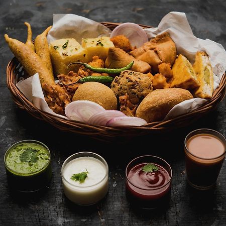 Hotel O Sr Grand Gorakhpur Bagian luar foto