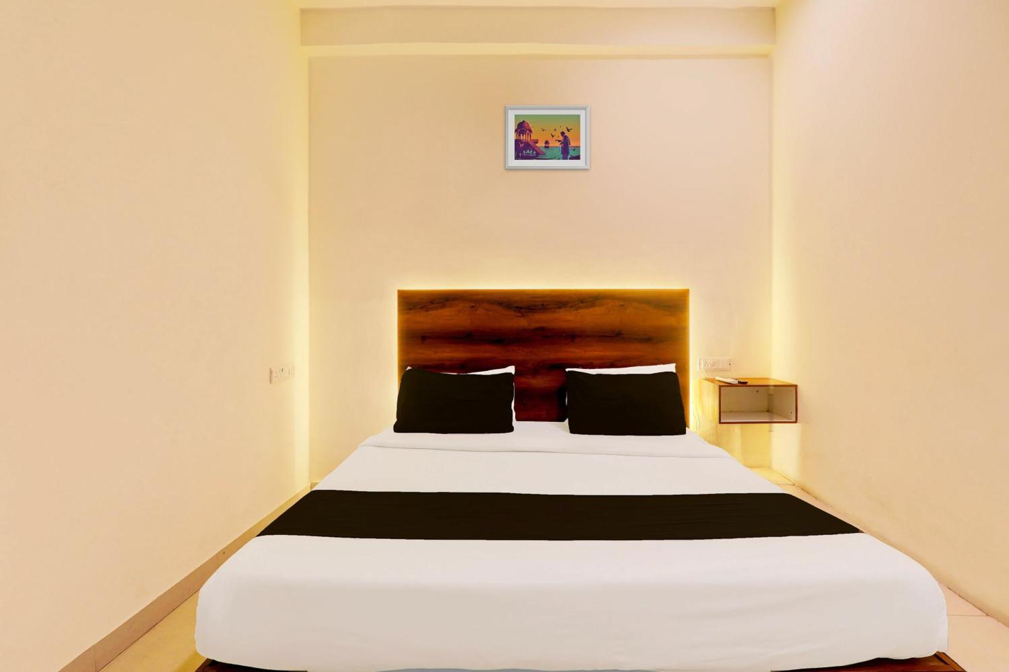 Hotel O Sr Grand Gorakhpur Bagian luar foto