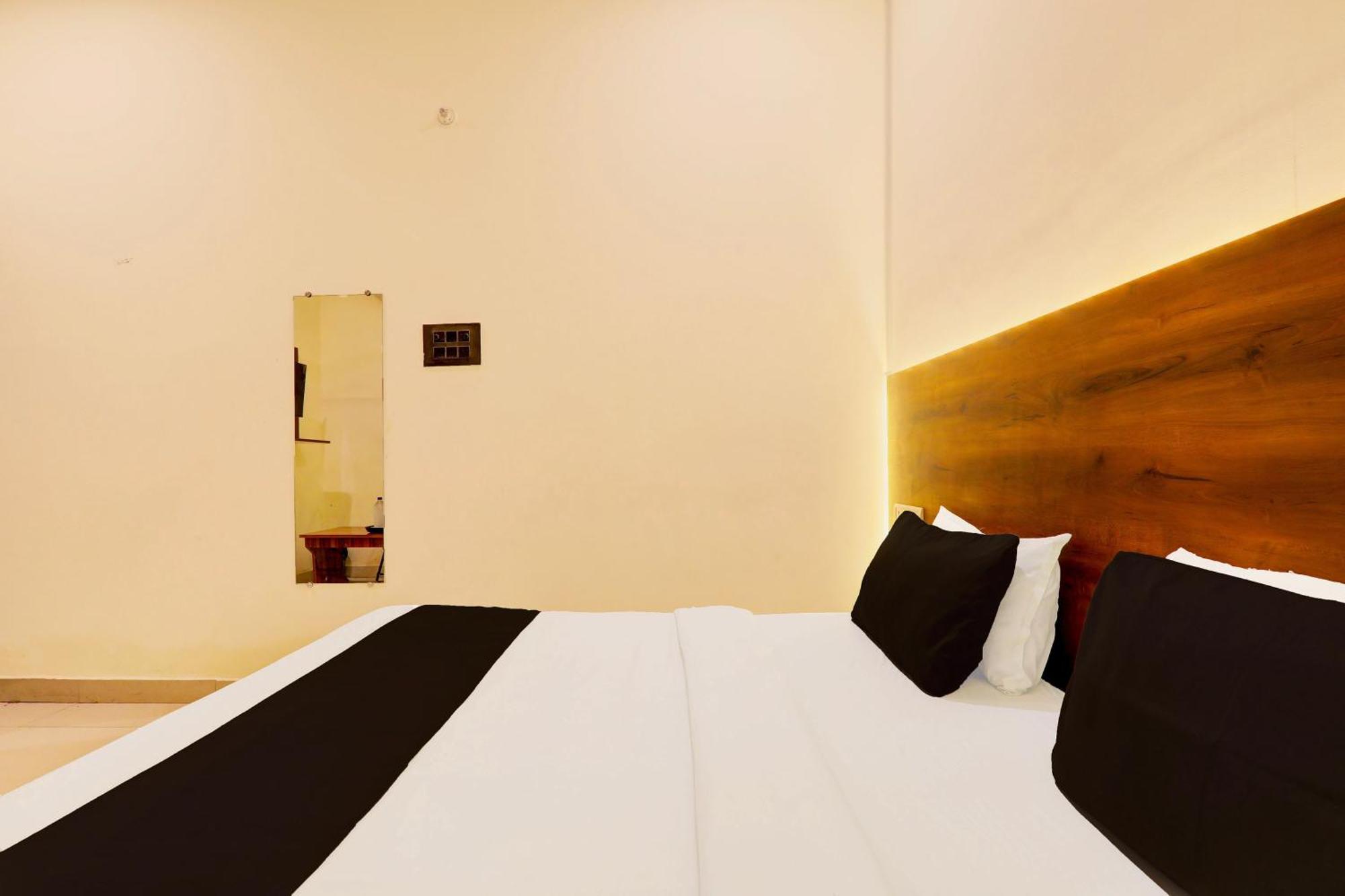 Hotel O Sr Grand Gorakhpur Bagian luar foto