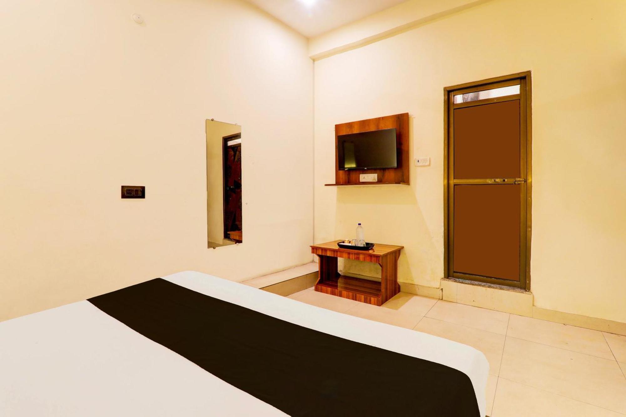 Hotel O Sr Grand Gorakhpur Bagian luar foto
