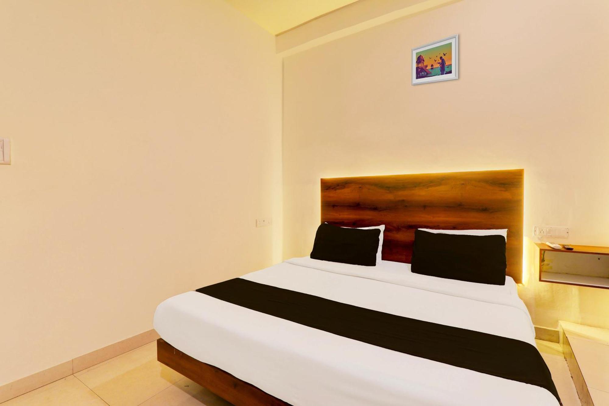 Hotel O Sr Grand Gorakhpur Bagian luar foto