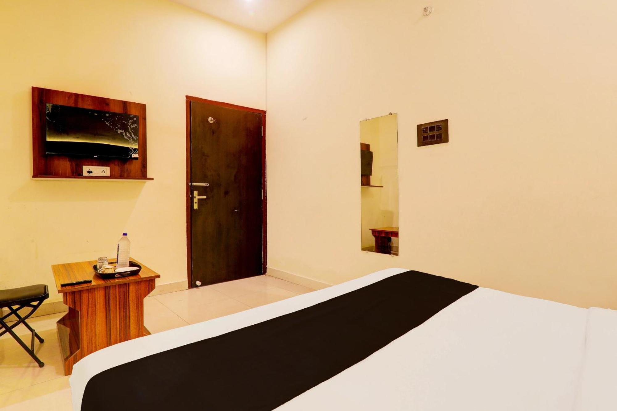Hotel O Sr Grand Gorakhpur Bagian luar foto