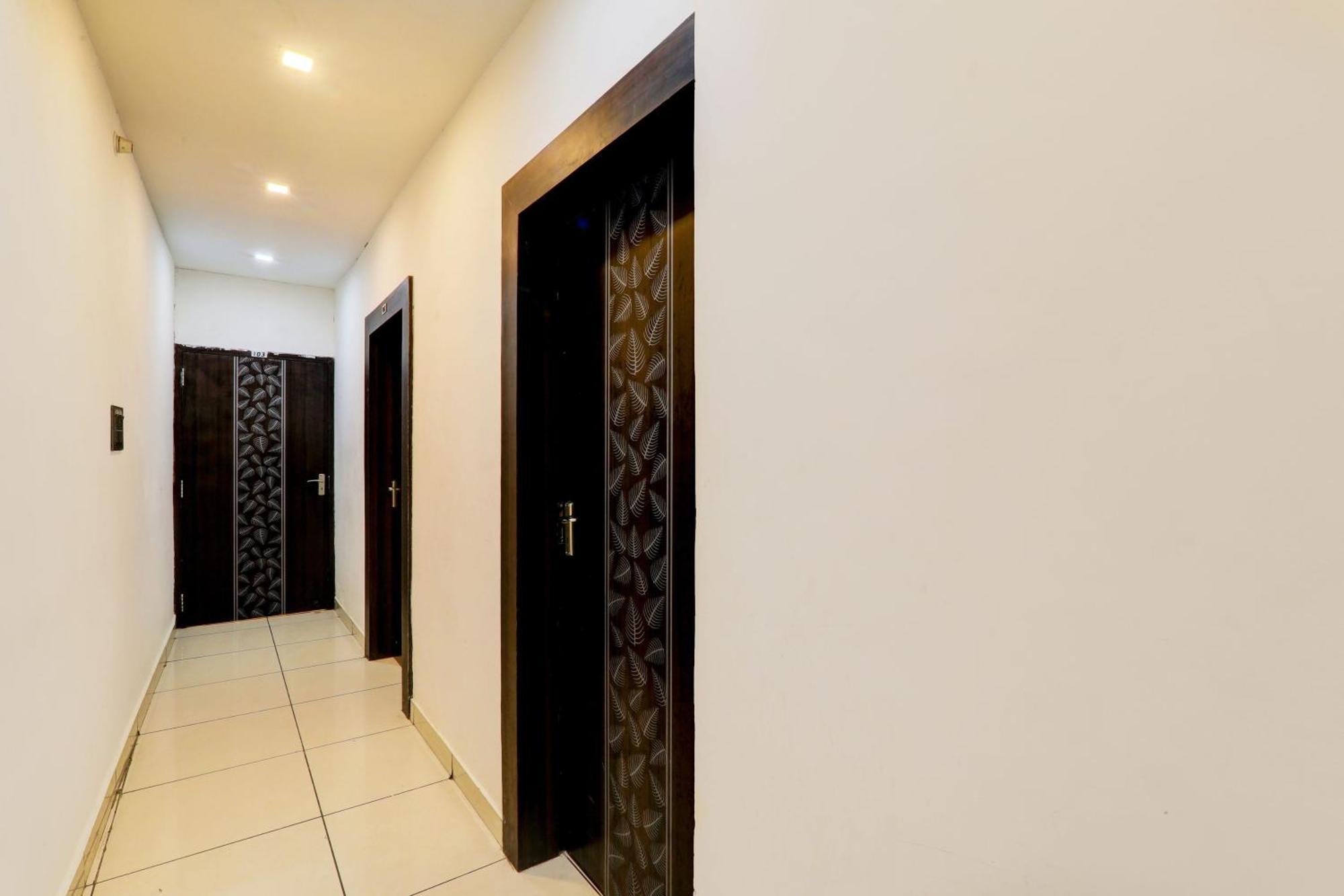 Hotel O Sr Grand Gorakhpur Bagian luar foto