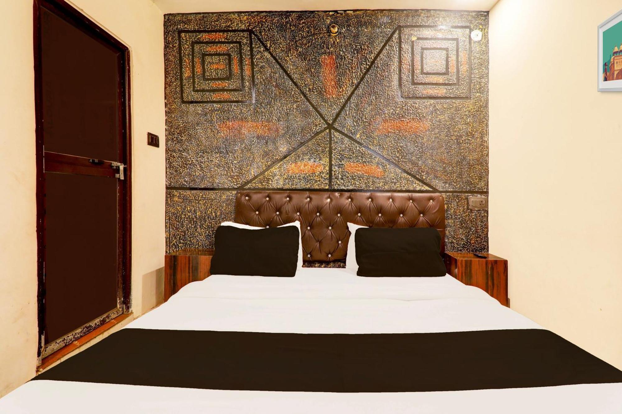 Hotel O Sr Grand Gorakhpur Bagian luar foto